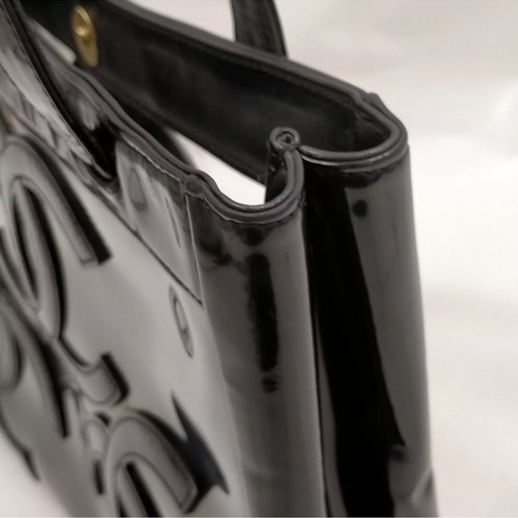 CHANEL CC PATENT LEATHER CLEAR VINYL TOTE - Picture 8 of 14
